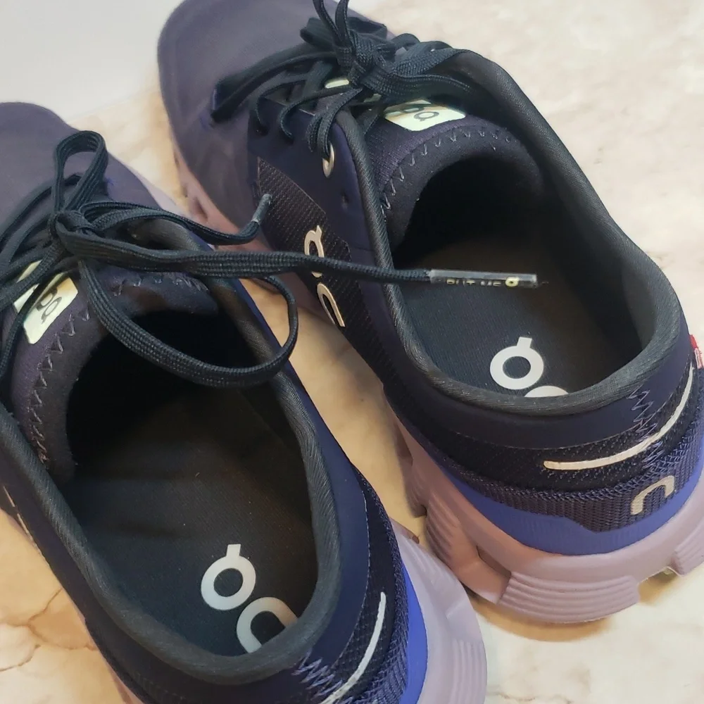 On Running Dark Blue and Violet Women's Shoes Size 9 - Picture 7 of 8